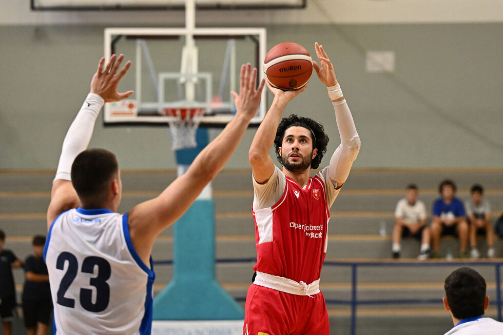 L'Openjobmetis Varese conquista per 102-98 la semifinale del Torneo di Matera contro il Napoli Basketball