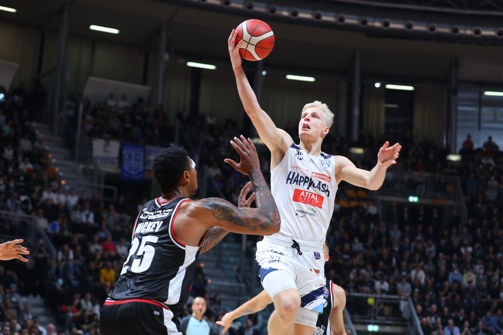 Happy Casa Brindisi, nel k.o. contro la Virtus Bologna Riismaa ritocca i propri "high" in Serie A