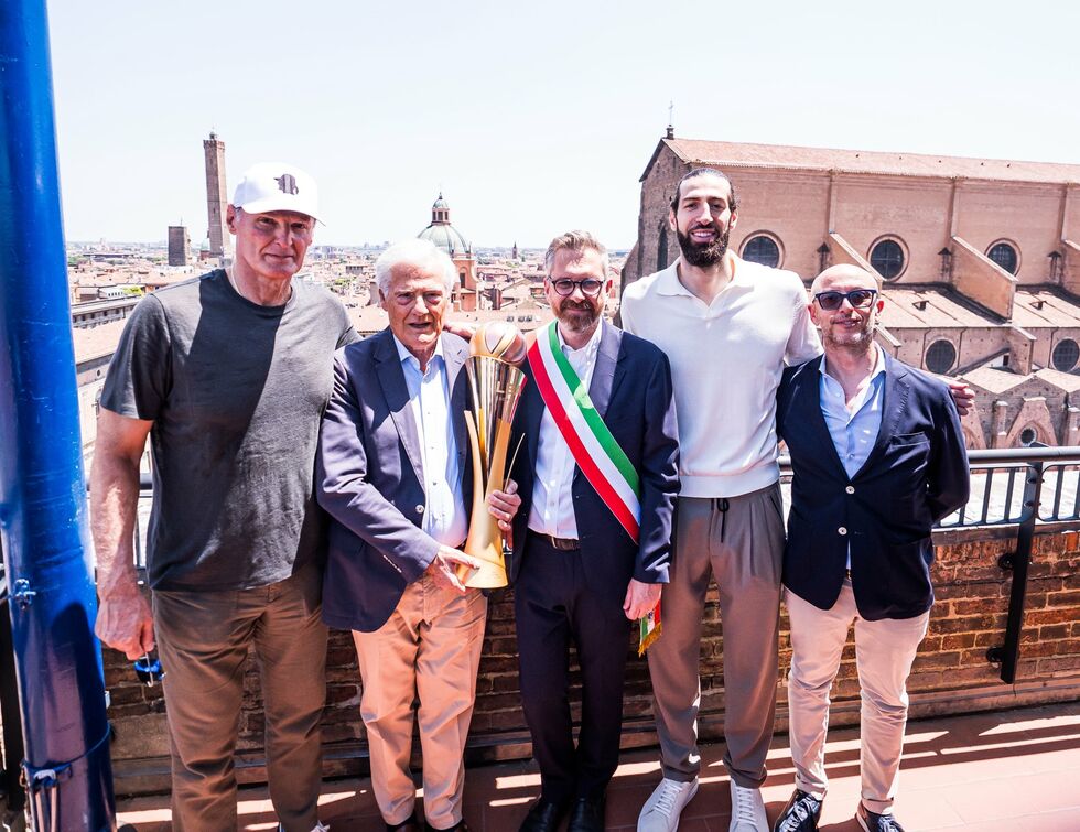 La Virtus Segafredo Bologna è stata ricevuta dal Comune di Bologna dopo la conquista dello Scudetto