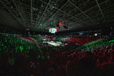 Kết Quả Bóng Đá Hôm Nay: Final Eight 2026 Lập Kỷ Lục Với 40.014 Khán Giả