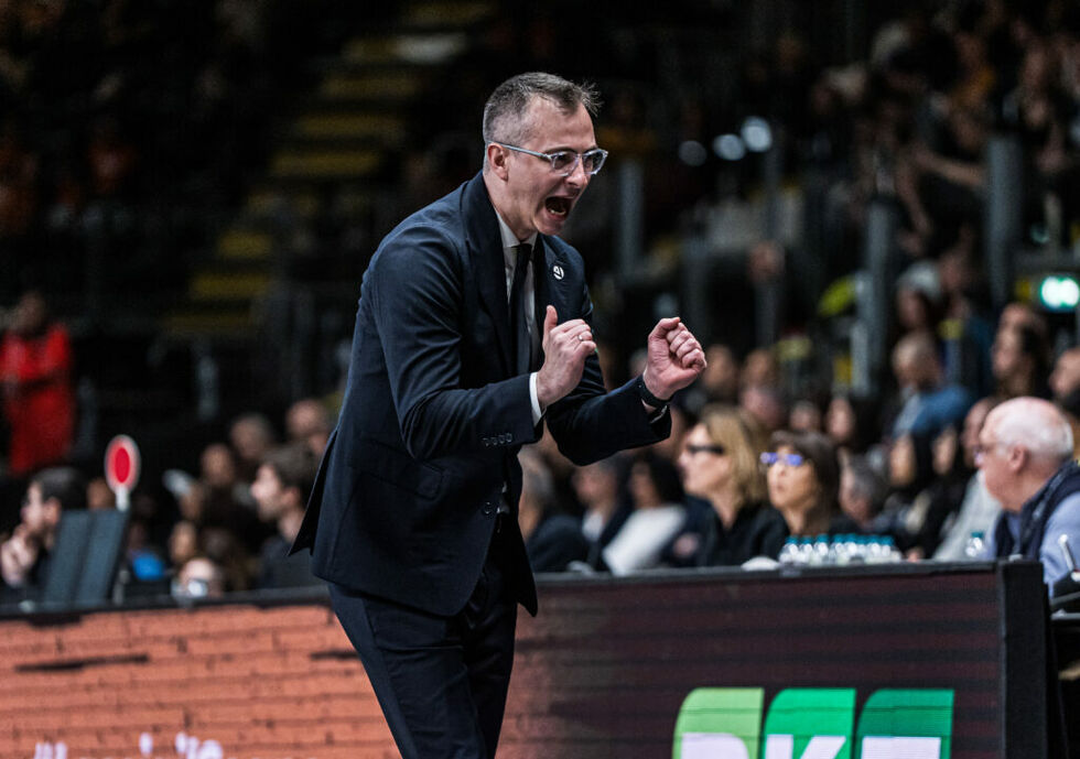 Virtus Bologna, ufficiale l'addio di coach Nenad Jakovljevic