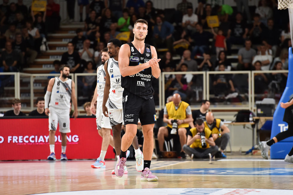 Dolomiti Energia Trentino, il punto di Luca Conti: "Sentire il tifo mi rende fiero di essere di questa città. A Brescia sfida molto difficile"