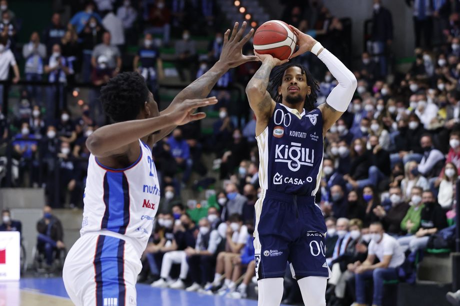 La Fortitudo Kigili Bologna si impone all’overtime sulla Nutribullet Treviso con Frazier e Benzing protagonisti