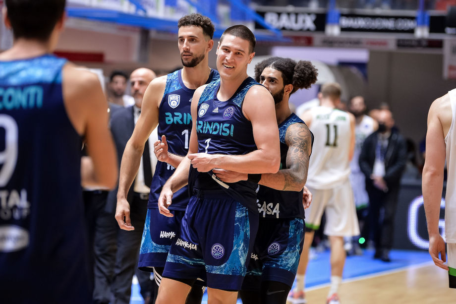 BCL, l’Happy Casa Brindisi si sblocca con Adrian: battuto il Darussafaka