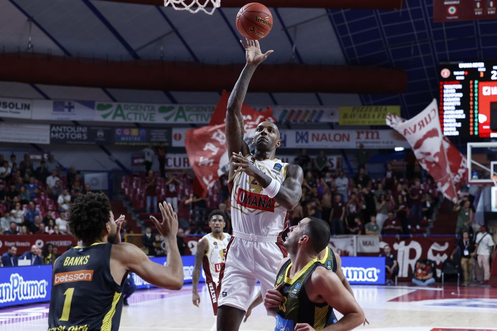 Eurocup: l'Umana Reyer Venezia prende il largo nella ripresa e batte l'Aris Salonicco con Simms ed Ennis protagonisti