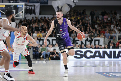 Dolomiti Energia Trentino giành vé playoff LBA 2026, hạ Milano 84-74