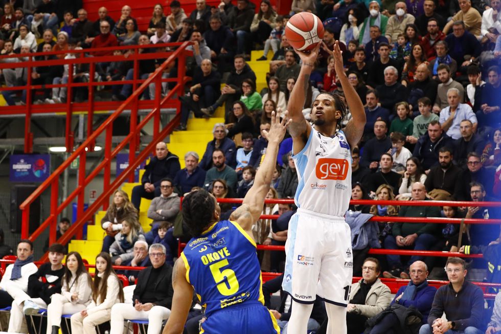 GeVi Napoli, risolto consensualmente il contratto con Devin Davis