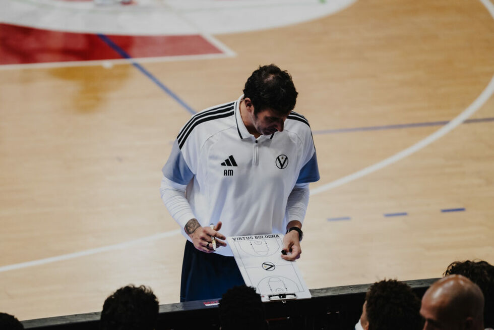 Al Palasport Flaminio la Virtus Bologna vince 79-83 la prima amichevole della stagione contro Rimini