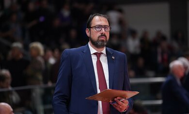 Umana Reyer Venezia: DS Frosini Tiết Lộ Chiến Lược Sau Thất Bại, Hướng Tới Các Trận Đấu Quan Trọng