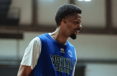 Mattia Udom chính thức ra mắt Vanoli Basket Cremona: 'Sẵn sàng cống hiến hết mình'