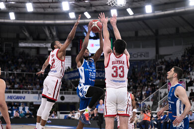 Germani Trieste thắng 90-82, cân bằng bán kết Brescia với tỷ số 1-1