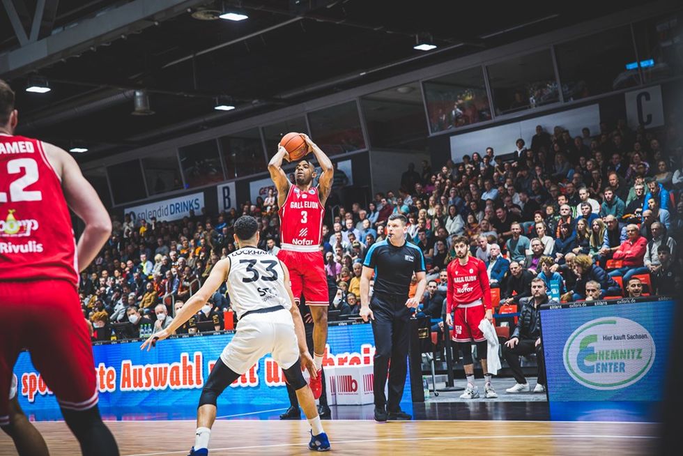 Scarpe basket outlet trieste