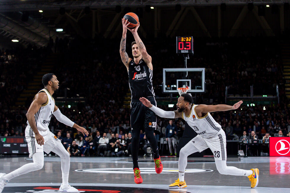 Eurolega: la Virtus Segafredo Bologna si impone nettamente sull'LDLC ASVEL Villeurbanne guidata da un gran Polonara