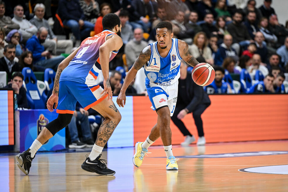 NutriBullet Treviso Basket - Banco di Sardegna Sassari domenica alle 18.15 su DAZN e in chiaro su DMAX