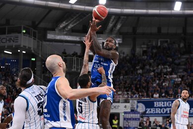 Germani Brescia Thắng Áp Đảo Guerri Napoli: Ndour và Burnell Tỏa Sáng