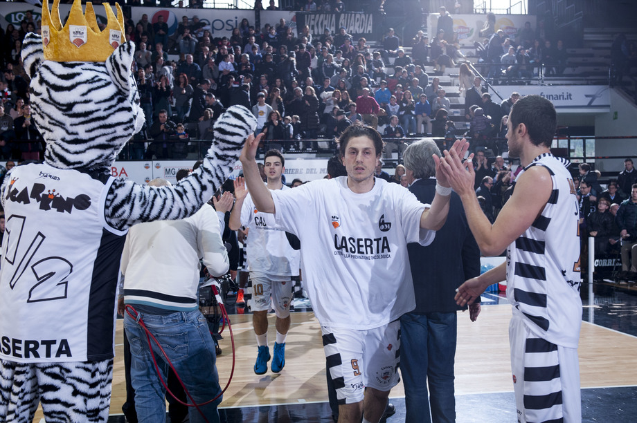 Juvecaserta, accordo con l'ala pivot Moore e rinnovo biennale con Mordente