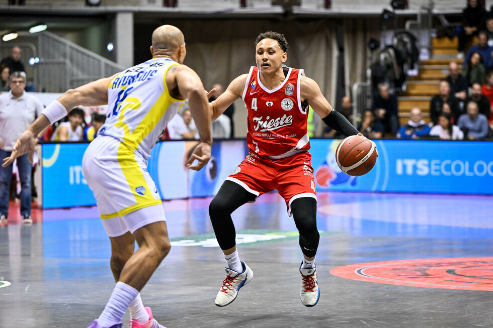 La Pallacanestro Trieste vince per 108-99 contro la Tezenis Verona guidata da un super Ross