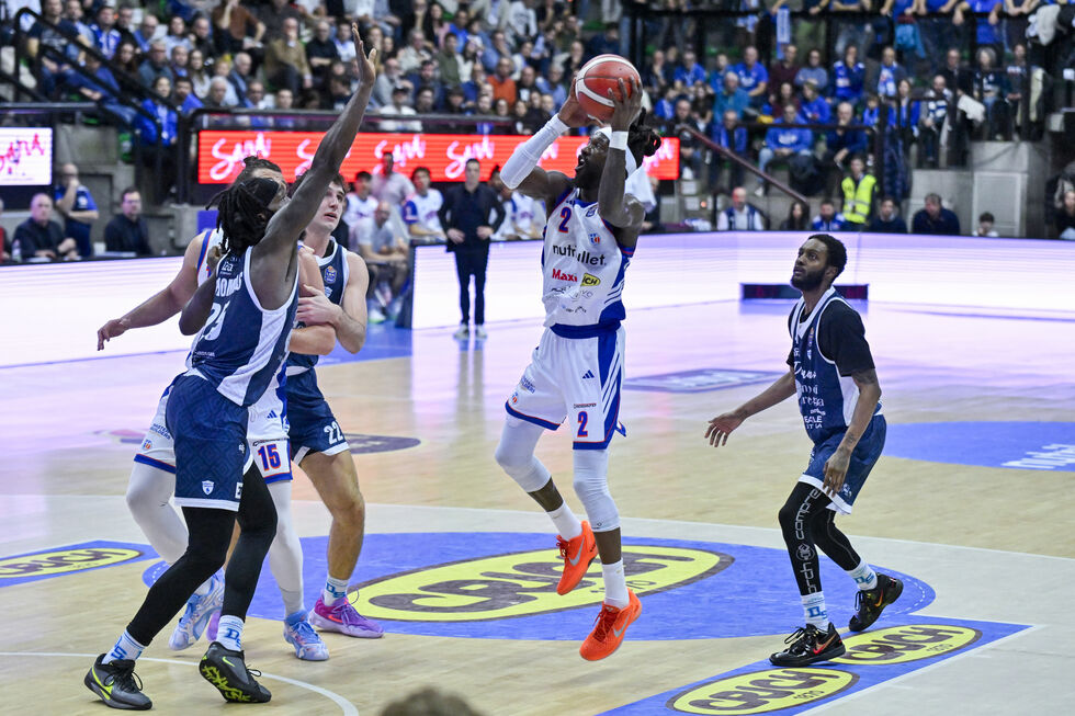 Banco di Sardegna Sassari - Nutribullet Treviso Basket domenica alle 17.30 (live su LBATV), sono cinque gli ex della partita