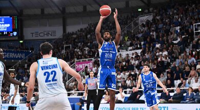 Germani Brescia đè bẹp Sassari 92-71: Rivers và Nunn tỏa sáng