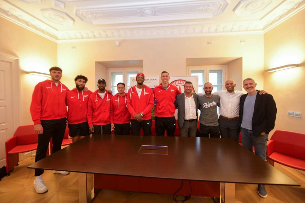 Pallacanestro Trieste, presentata i nuovi acquisti Jarrod Uthoff, Jeff Brooks, Colbey Ross, Markel Brown, Denzel Valentine e Jayce Johnson