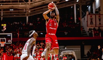 Brooks bùng nổ, EA7 Milano thắng 84-72 ở Gara 3, thẳng tiến bán kết