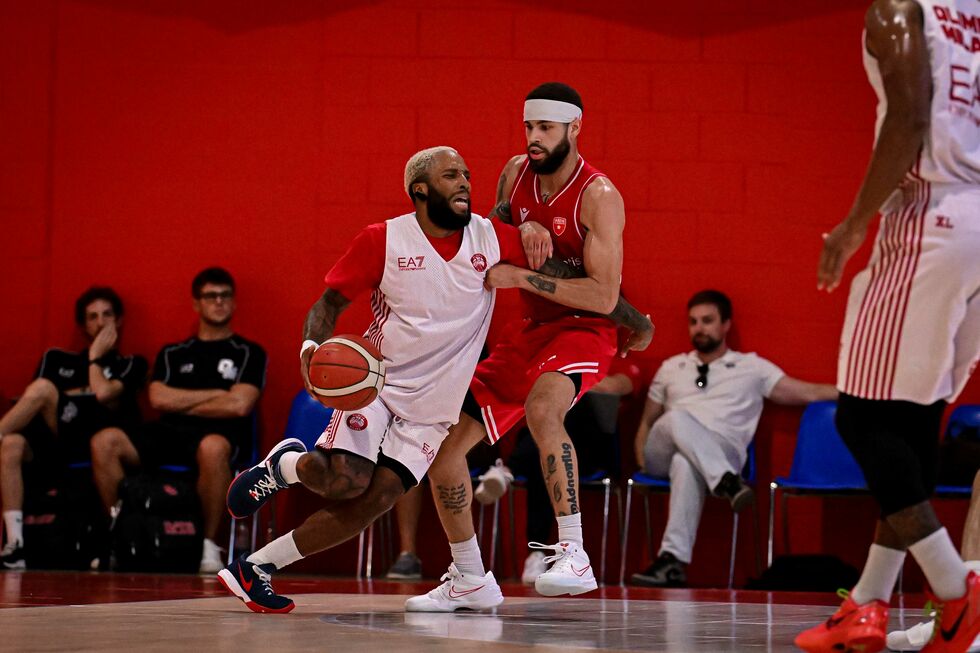 L'Armani Olimpia Milano supera il test contro l'Openjobmetis Varese (95-90)