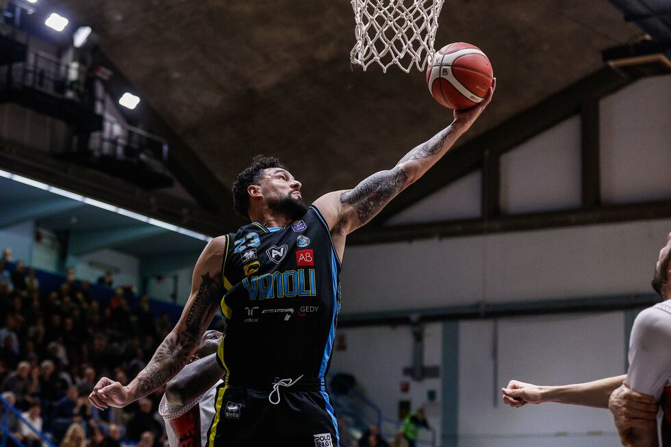 Guerri Napoli - Vanoli Basket Cremona ore 18.00 (live su LBATV), 7ª sfida tra le squadre
