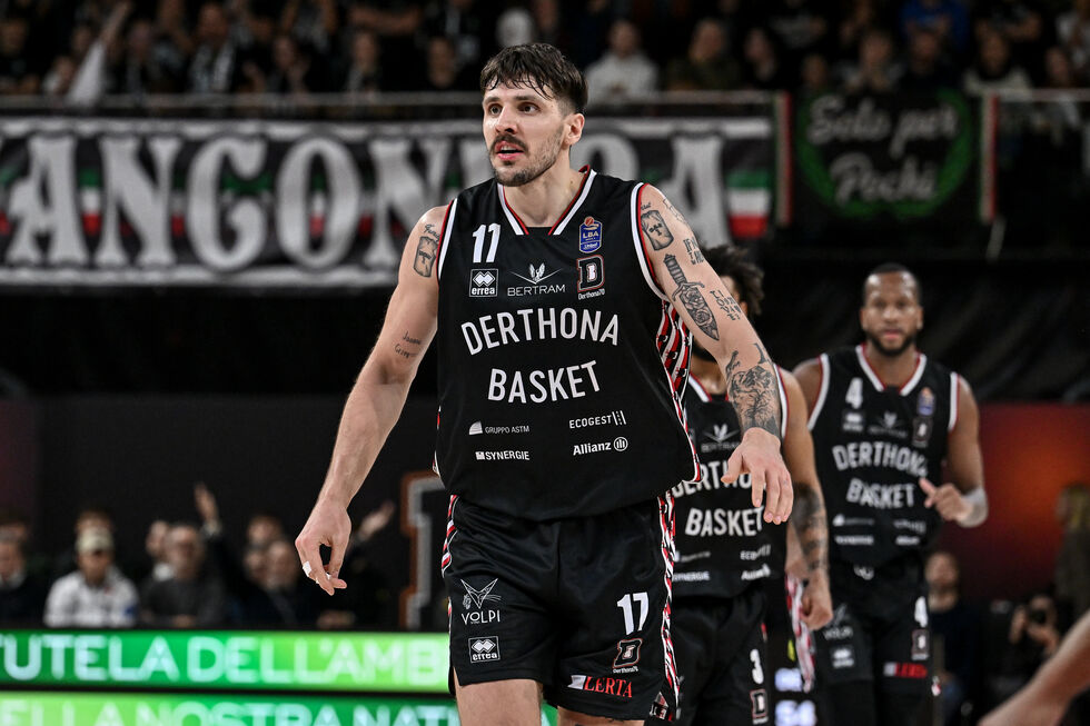 Bertram Derthona Tortona, Olejniczak si racconta: "Fuori dal campo sono imprenditore di saloni di parrucchiere e amo i tatuaggi"