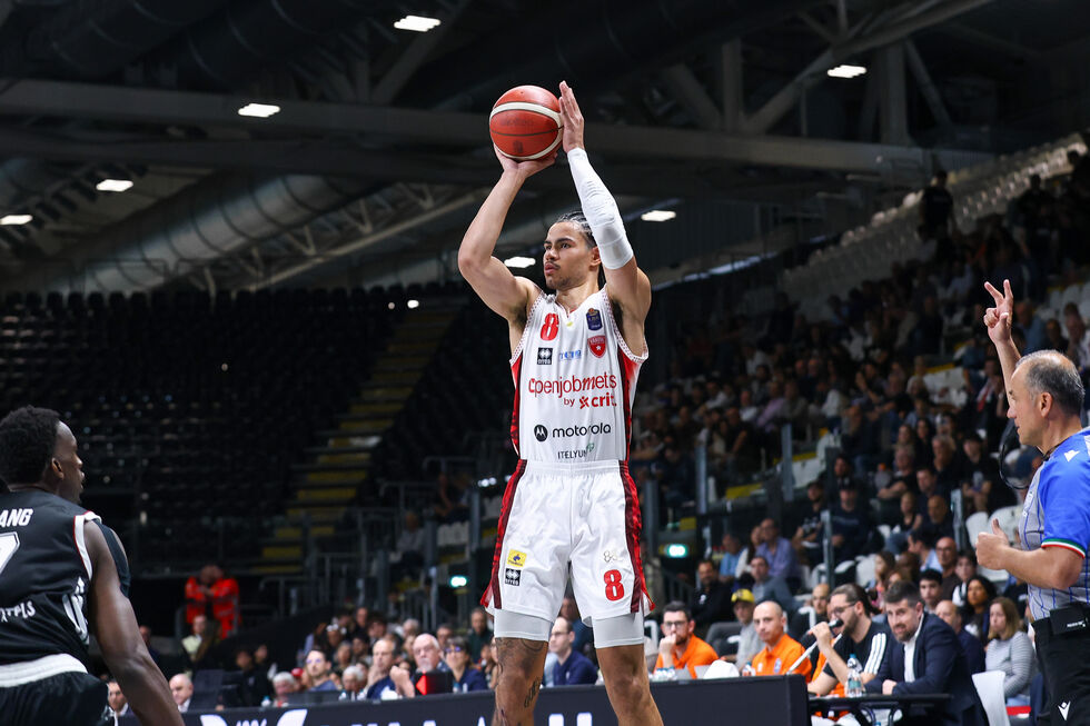 L'Openjobmetis Varese saluta e ringrazia Olivier Nkamhoua e Allerik Freeman