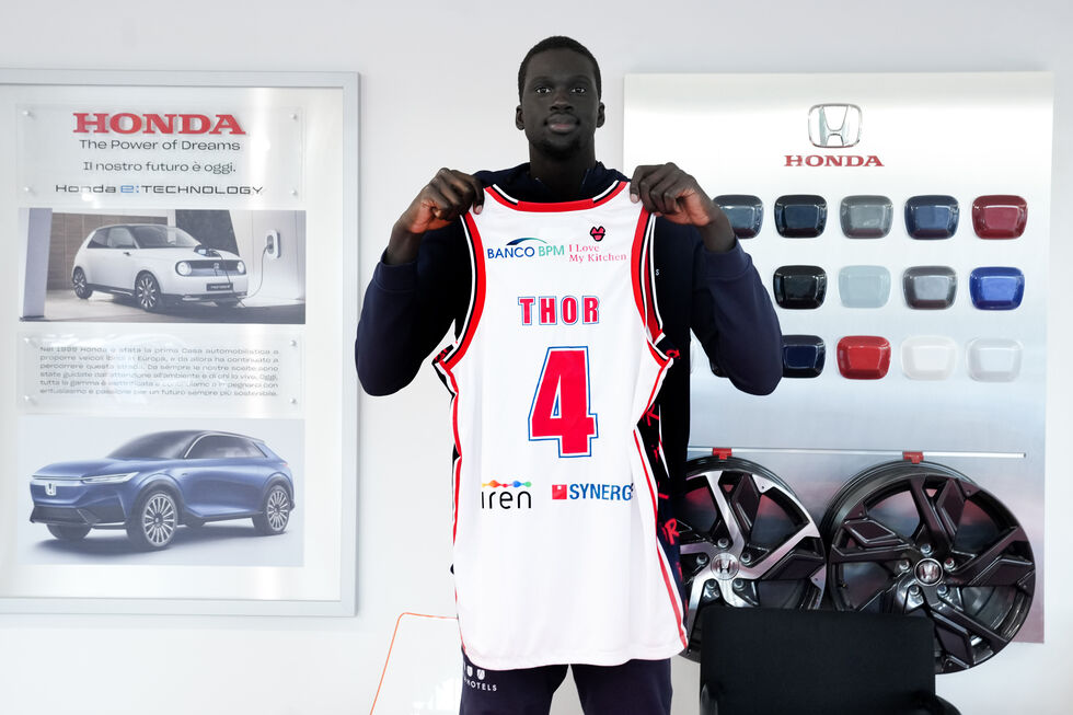 UNA Hotels Reggio Emilia, presentato JT Thor: "Cercavo un posto che amasse il basket tanto quanto lo amo io”