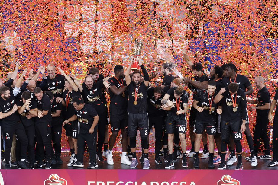 La Virtus Segafredo Bologna conquista la terza Supercoppa della sua storia dopo il 1995 e il 2021