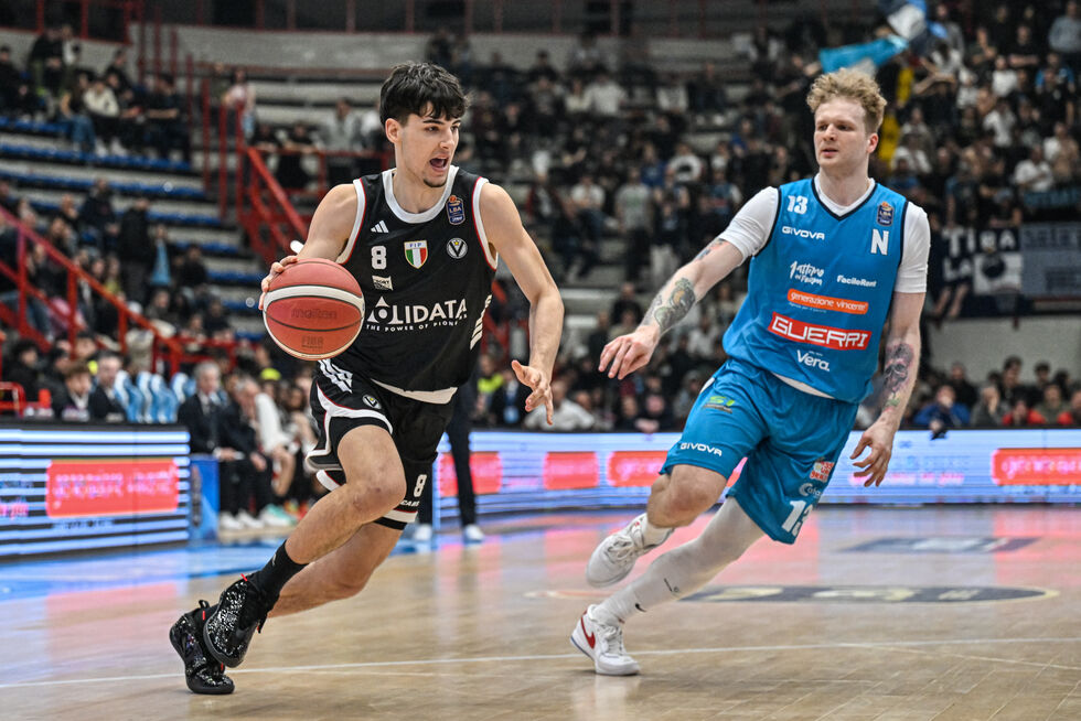 La Virtus Bologna rinnova Matteo Accorsi fino al 2028 e va in prestito alla VL Pesaro per la prossima stagione
