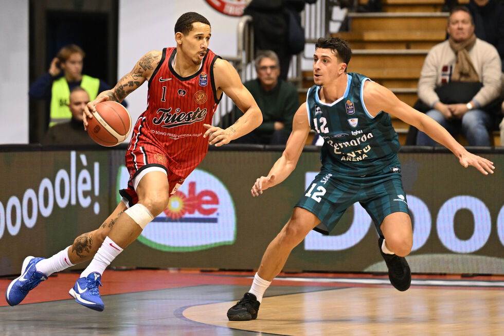 Acqua S.Bernardo Cantù - Pallacanestro Trieste domenica ore 18.30 (live su LBATV), 7° scontro tra le squadre