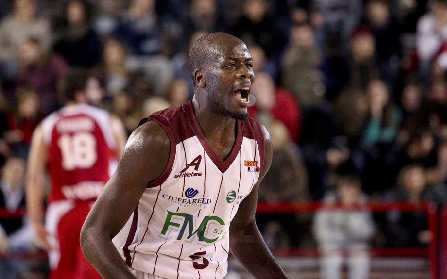 L'ala Delroy James per l'Enel Brindisi