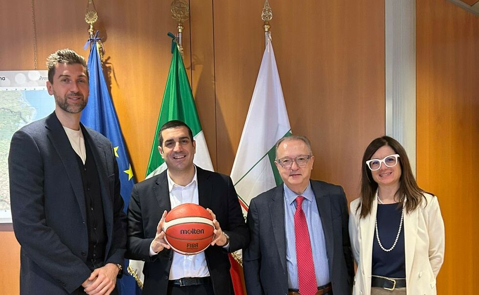 Il Presidente LBA Maurizio Gherardini e l'LBA Executive Advisor Andrea Bargnani incontrano il Presidente della Regione Emilia-Romagna Michele De Pascale