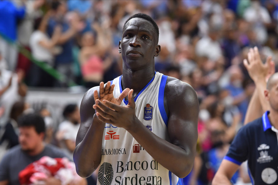 Banco di Sardegna Sassari, la storia di Ousmane Diop: “Dopo nove anni torno a casa in Senegal, non si può immaginare l’emozione”
