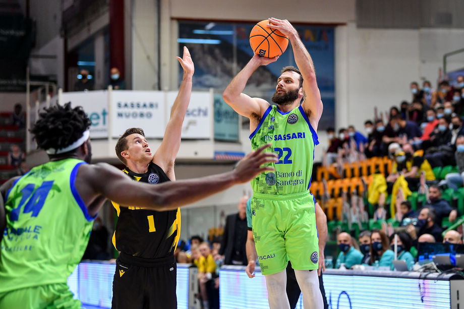 Il calendario della regular season di BCL che vede al via dal 5 ottobre il Banco di Sardegna Sassari e l'UNAHOTELS Reggio Emilia