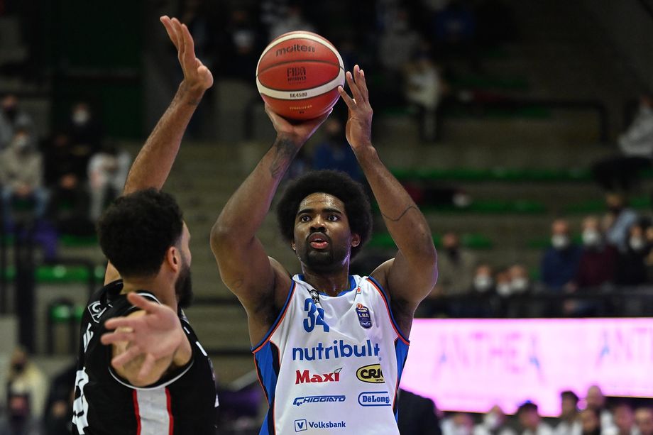 Aaron Jones fissa il target della Nutribullet Treviso: “Vogliamo arrivare ai playoff nelle migliori condizioni possibili e giocarci tutto”