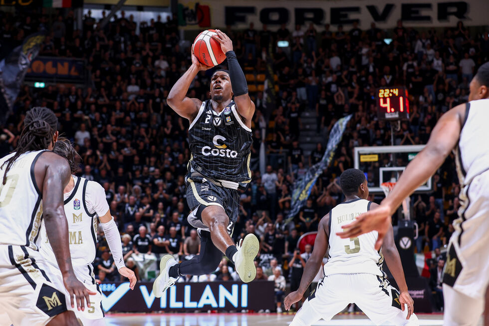 Carr decisivo, la Virtus Costa Bologna rimonta e batte la Maxima Roma (98-89)