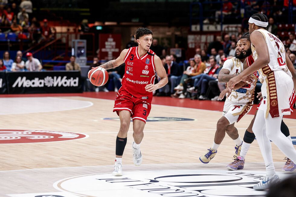 UNA Hotels Reggio Emilia - EA7 Emporio Armani Milano domenica alle 18.00 (live su LBATV), 75° scontro tra le squadre