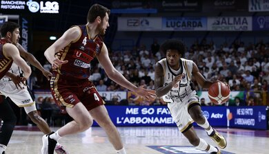 Dolomiti Energia Trentino Thắng Áp Đảo: Jogela & Steward Dẫn Dắt Cuộc Chơi