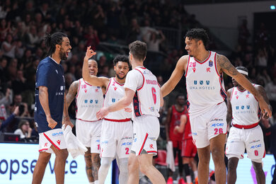 UNA Hotels Reggio Emilia Thắng Đậm 97-61: Chiến Thắng +36 Lọt Top 5 Lịch Sử Serie A