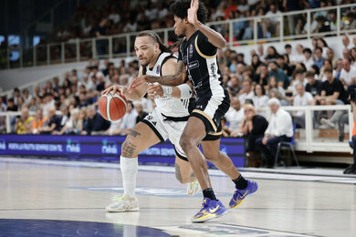Virtus Bologna đánh bại Trento 90-81, cân bằng tỷ số 2-2