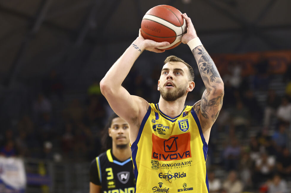 Givova Scafati - Openjobmetis Varese sabato alle 20.30 (live su DAZN ed Eurosport 1) apre il programma dell'8° turno