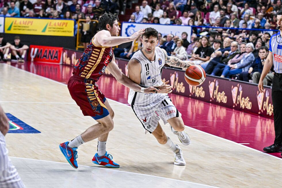 Umana Reyer Venezia - Bertram Derthona Tortona, domenica alle 20:00 (live su LBATV e Sky Sport Basket) comincia la serie tra le teste di serie numero 4 e 5