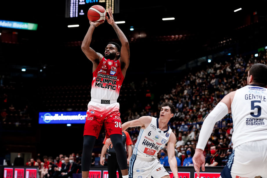Bentil e Daniels decisivi, l’A|X Armani Exchange Milano rimonta e batte l’Happy Casa Brindisi