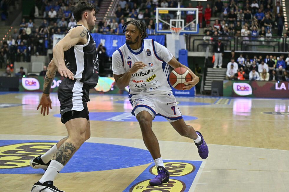 In Guerri Napoli - Nutribullet Treviso Basket (domenica alle 18.30, live su LBATV), Croswell e Faggian sfidano il proprio passato