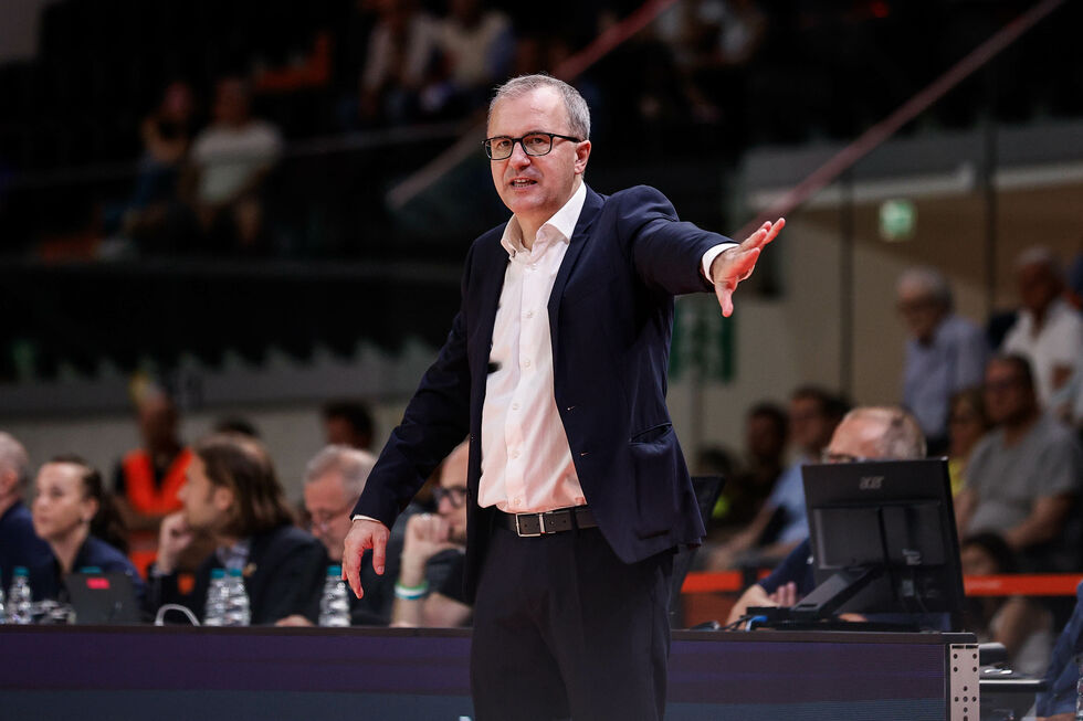 Coach Fioretti presenta la nuova Bertram Derthona Tortona: "Privilegiata la qualità sulla quantità"