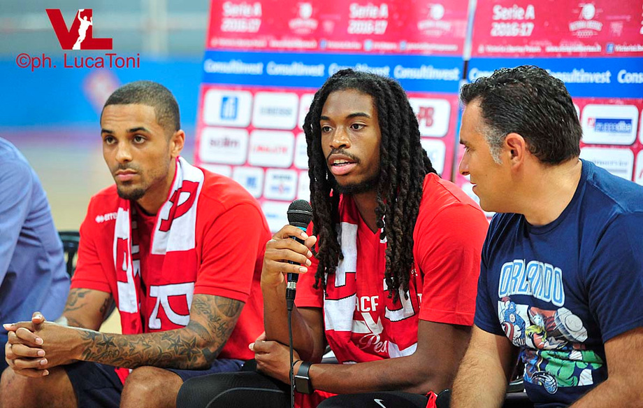 Consultinvest Pesaro, Thornton e Fields si presentano