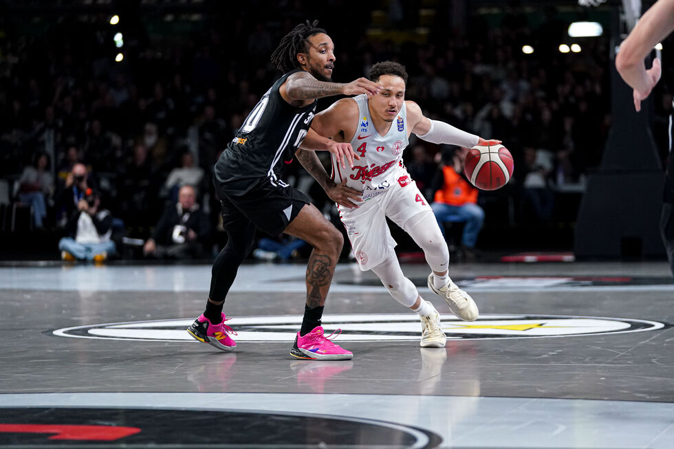 Ross decisivo, la Pallacanestro Trieste espugna il parquet della Virtus Segafredo Bologna